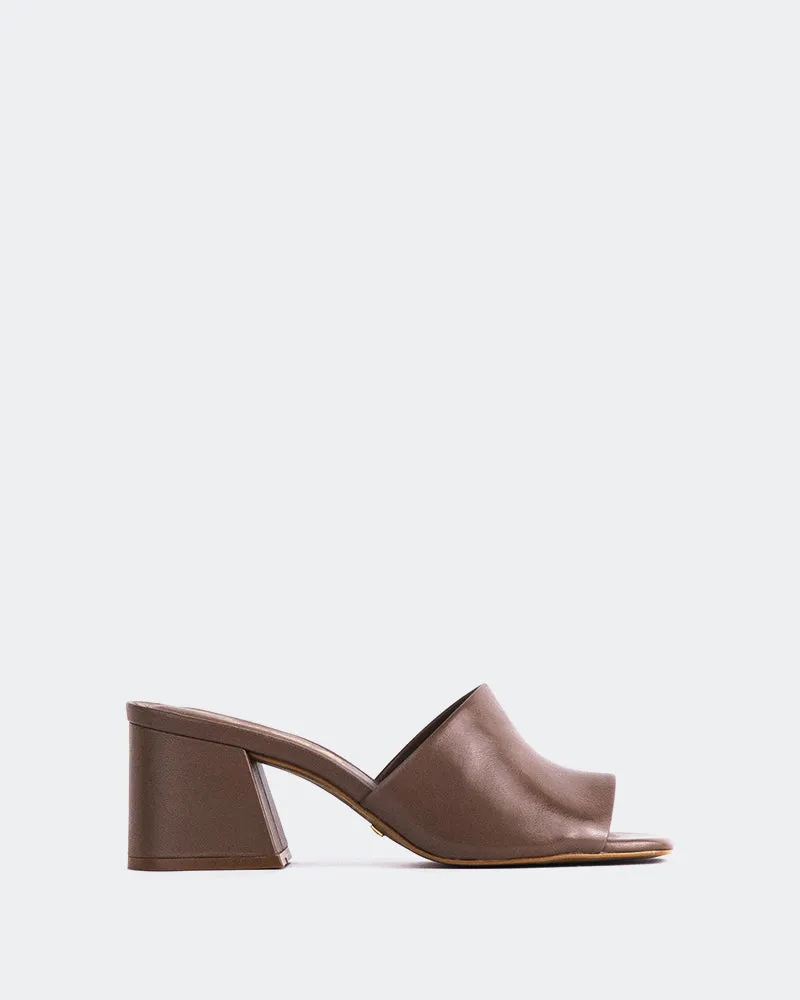 Clarabelle, Brown Leather/Cuir Brun