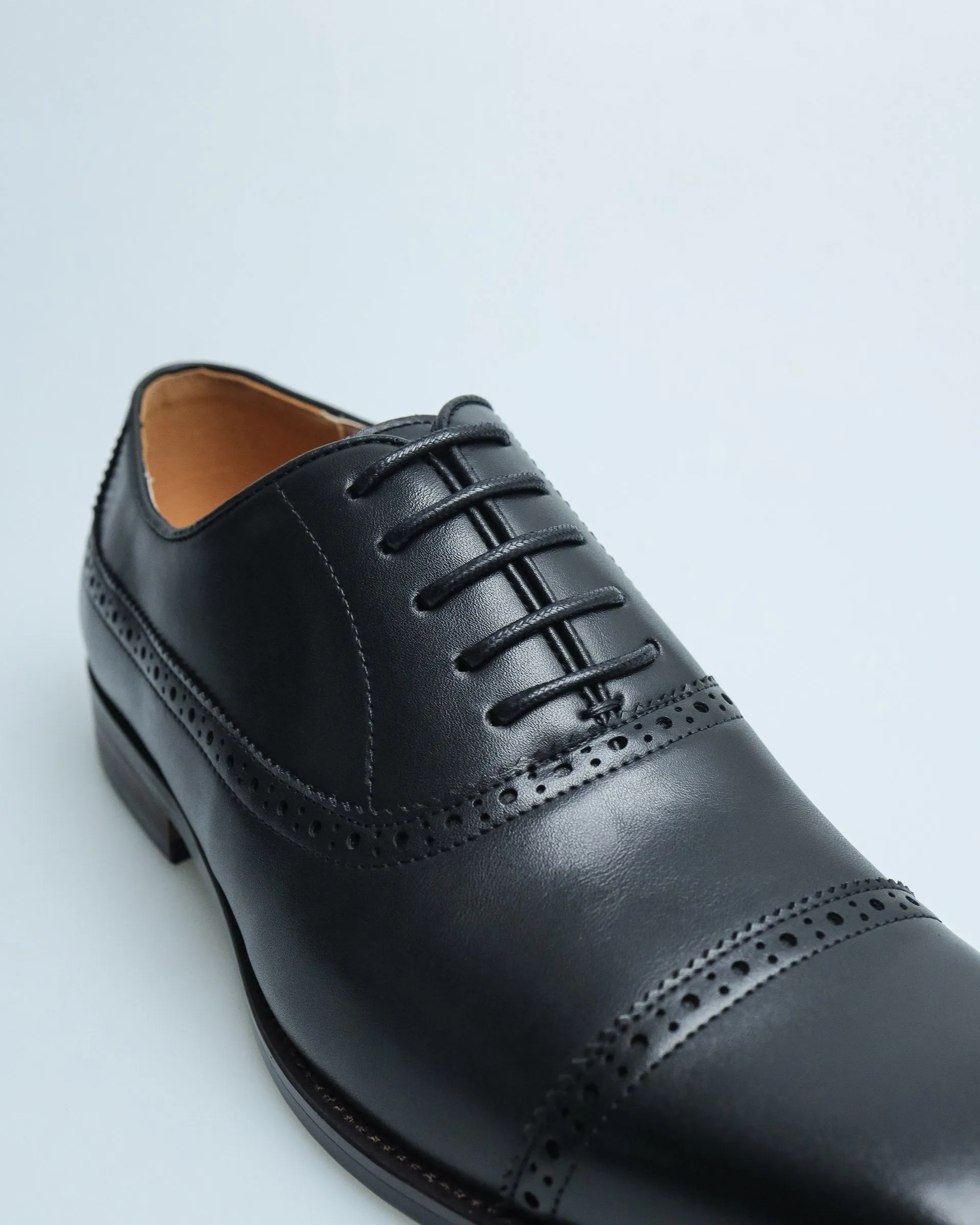 Tomaz F396 Men's Cap Toe Oxford (Black)